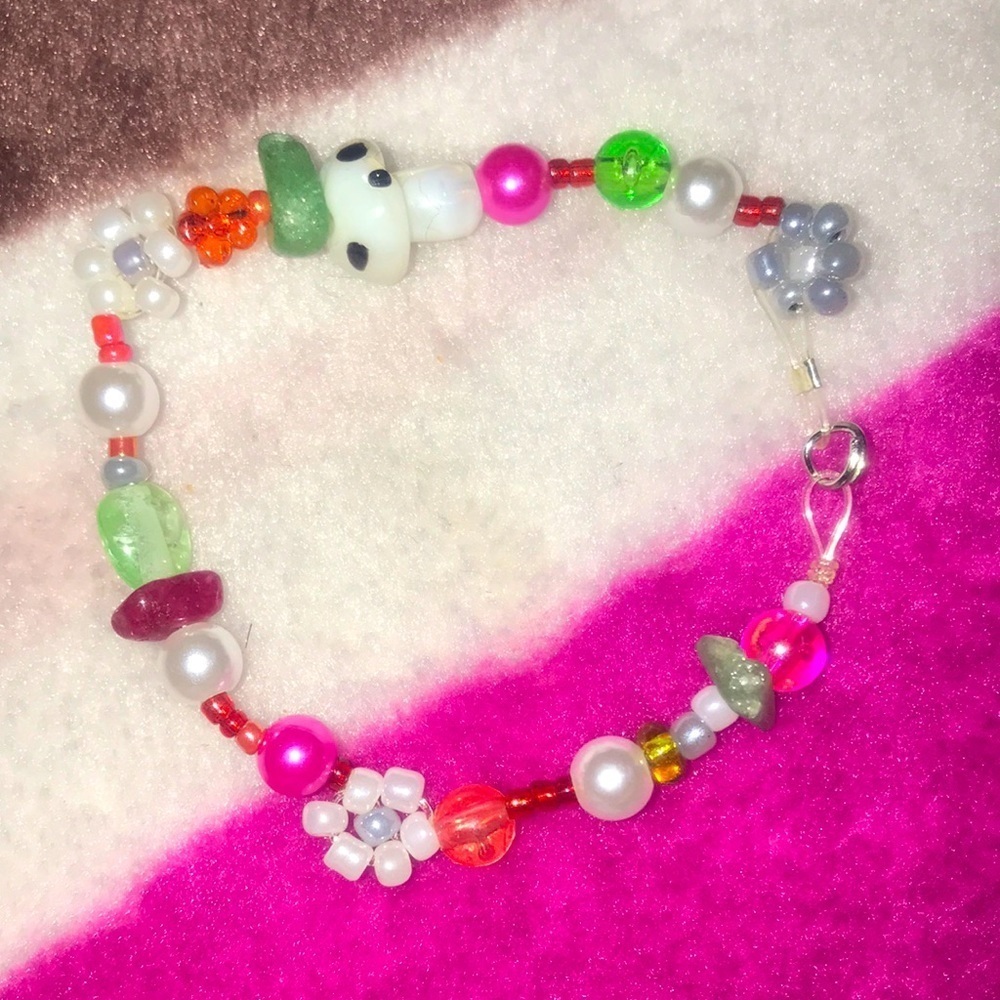 MUSHROOM MEADOWS BEADED BRACELET